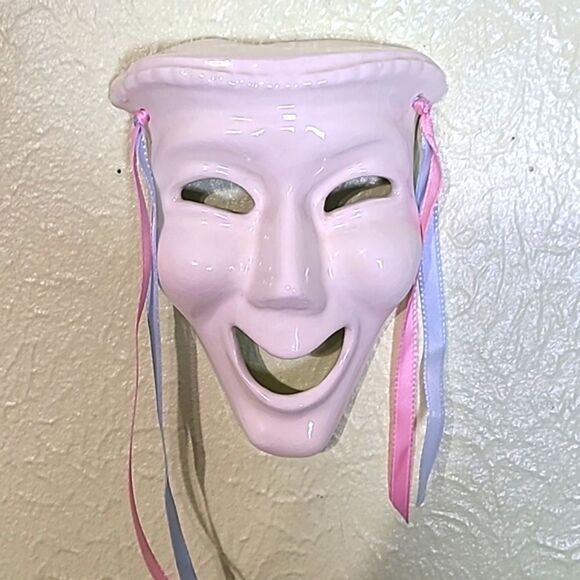 White Mask Wall Art with Ribbon Streamers - Picture 1 of 4